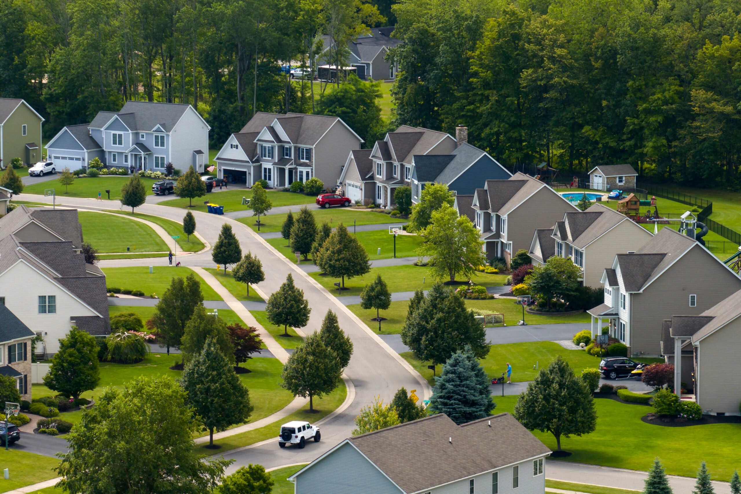 Choosing the Ideal Neighborhood